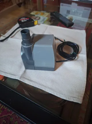 Bomba de agua externa (9.5x9.5x7.5)