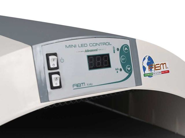 Incubadora FIEM Cosmo 72 Mini LED