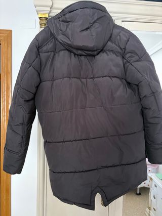 Abrigo plumífero negro