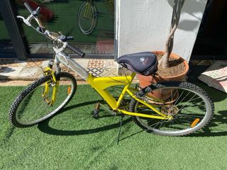 Bicicleta de Montaña Amarilla