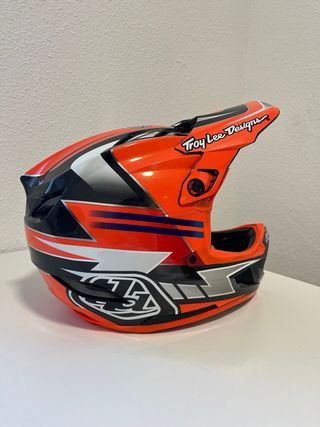 Casco Troy Lee Desing D4 Carbono MIPS