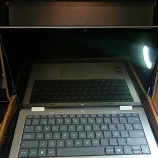 Portátil táctil 2 en 1 HP Envy x360 Ryzen 7 1TB