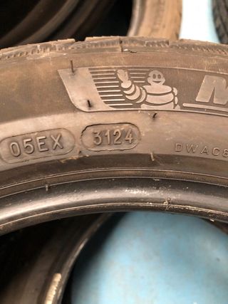 245/45 R17 99V