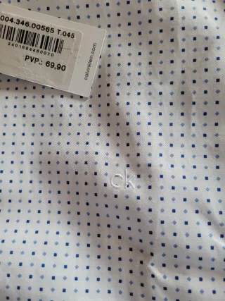 Camisa Calvin Klein original a estrenar.