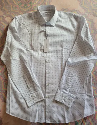 Camisa Calvin Klein original a estrenar.