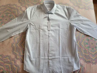 Camisa Calvin Klein original a estrenar.