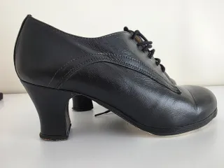 Zapatos de Sevillana Begona Cervera – Talla 36½