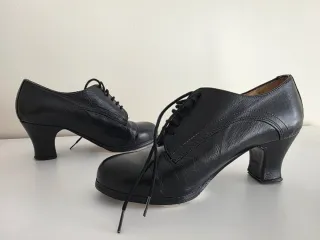 Zapatos de Sevillana Begona Cervera – Talla 36½