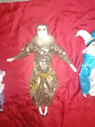 Bonito lote de figuras de arlequines de cerámica