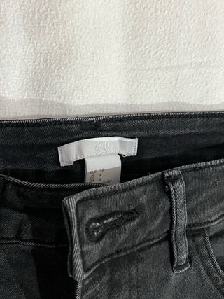 Pantalones cortos vaqueros H&M negros T.34