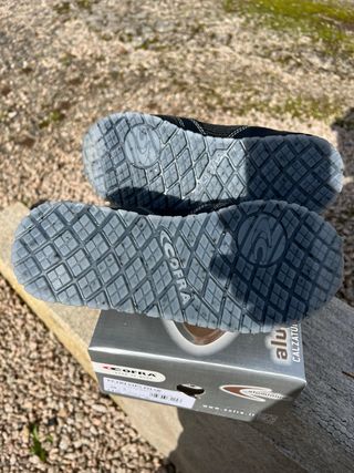 Zapatos de seguridad Cofra negros y grises