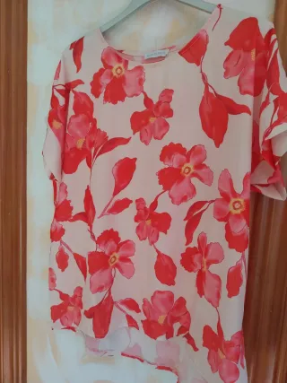 Camiseta floral manga corta