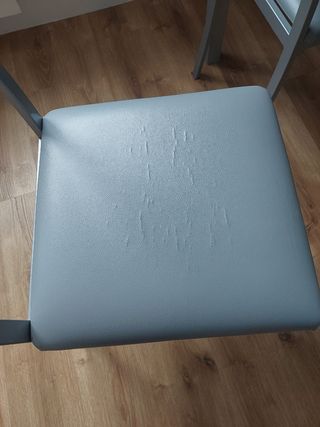 Mesa de cocina extensible y 2 sillas