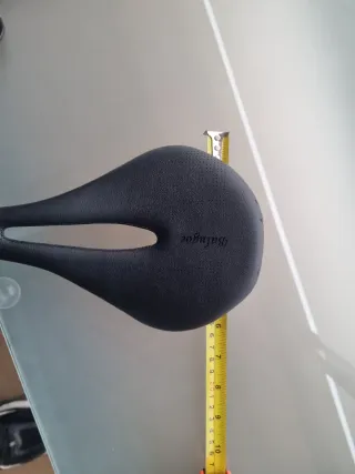 Sillín de carbono para bicicleta