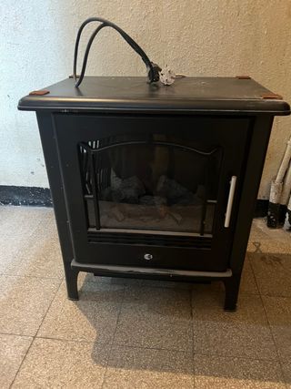Estufa eléctrica de chimenea negra