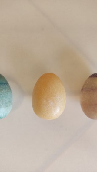 Uova decorative in pietra naturale