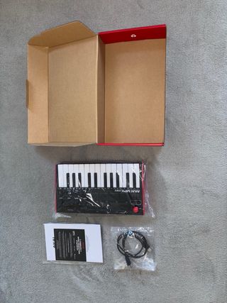 AKAI MPK Mini Controlador MIDI