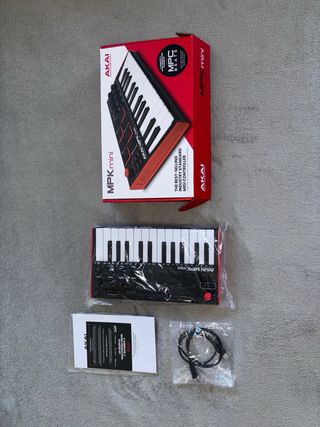 AKAI MPK Mini Controlador MIDI