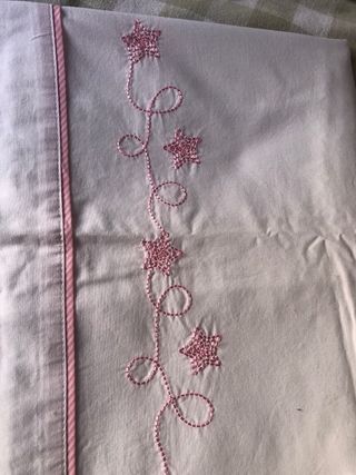 Juego sábanas cuna bordada
