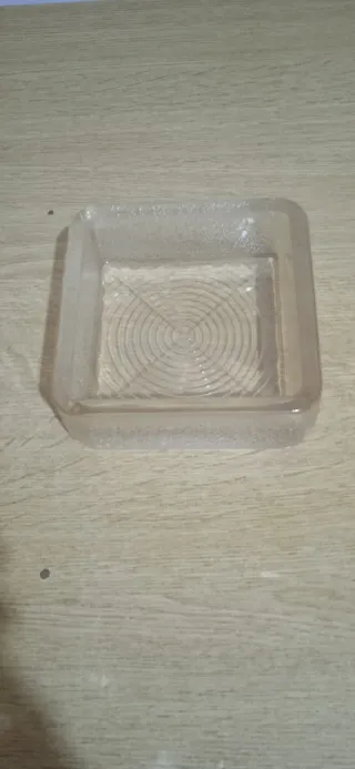 Posacenere in vetro quadrato