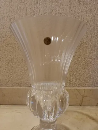 Jarrón de cristal tallado