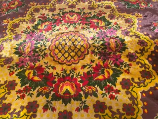 Colcha de tela con estampado floral.2,20x 1,80