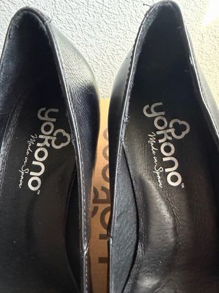 Yokono Zapatos Negros Tacón