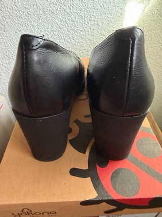 Yokono Zapatos Negros Tacón