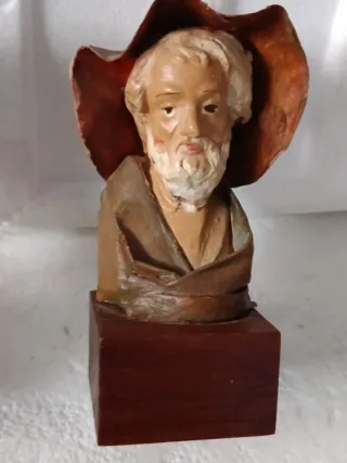 Statue in terracotta and papier-mâché