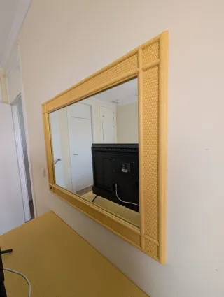 Cama 1.50 con cabecero y 2 mesitas