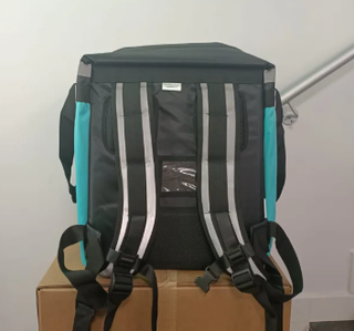 Pack chaqueta + mochila Glovo