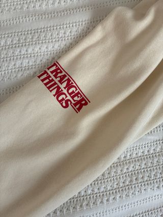 Sudadera Hawkins H&M Stranger Things talla 12-14