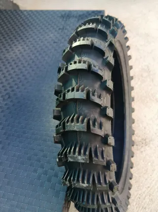 Neumático de pala todoterreno