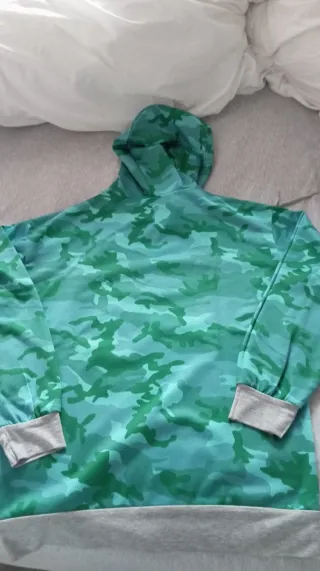 Sudadera con capucha camuflaje