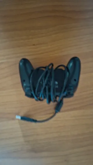 PlayStation 3 con scatola e joystick