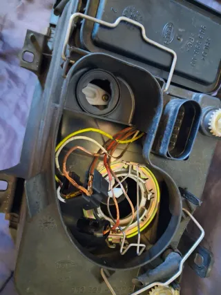 Faróis VW Bora hella