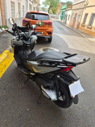 Honda Forza 350 Maxi Scooter Automática.