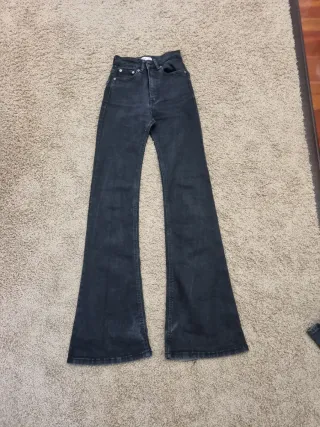 Lote 2 pantalones tejanos acampanados