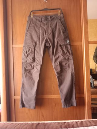 Pantalón cargo Zara marrón