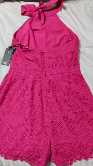 Mono Guess fiesta rosa encaje