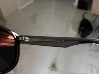 Gafas de sol Ray-Ban negras y grises