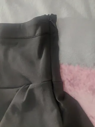 Falda pantalón negra vuelo