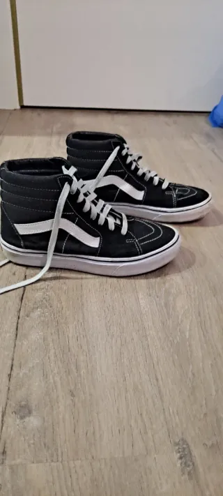 Zapatillas Vans SK8-Hi Negras y Blancas