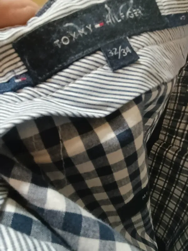 Pantalón tipo chino Tommy Hilfiger 32/34. R131