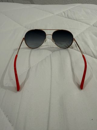 Occhiali da sole Guess dorati da donna