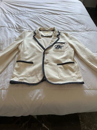 Chaqueta Pedro del Hierro azul y blanca