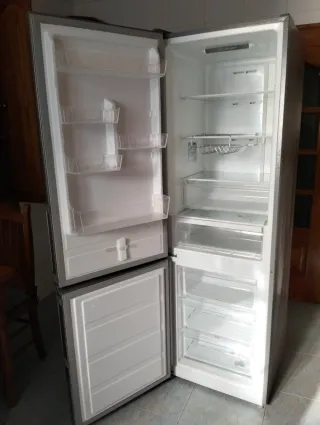 Frigorífico metálico.Solo venta en persona.tlf. 66
