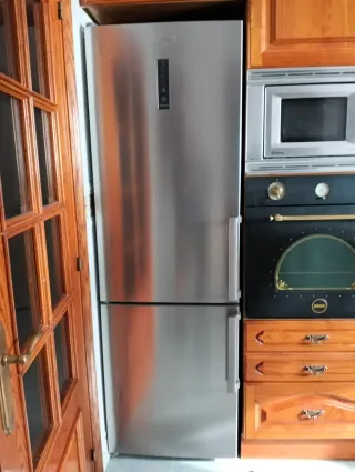 Frigorífico metálico.Solo venta en persona.tlf. 66