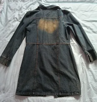 Abrigo vaquero desgastado