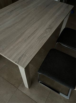 Silla de comedor con respaldo de madera